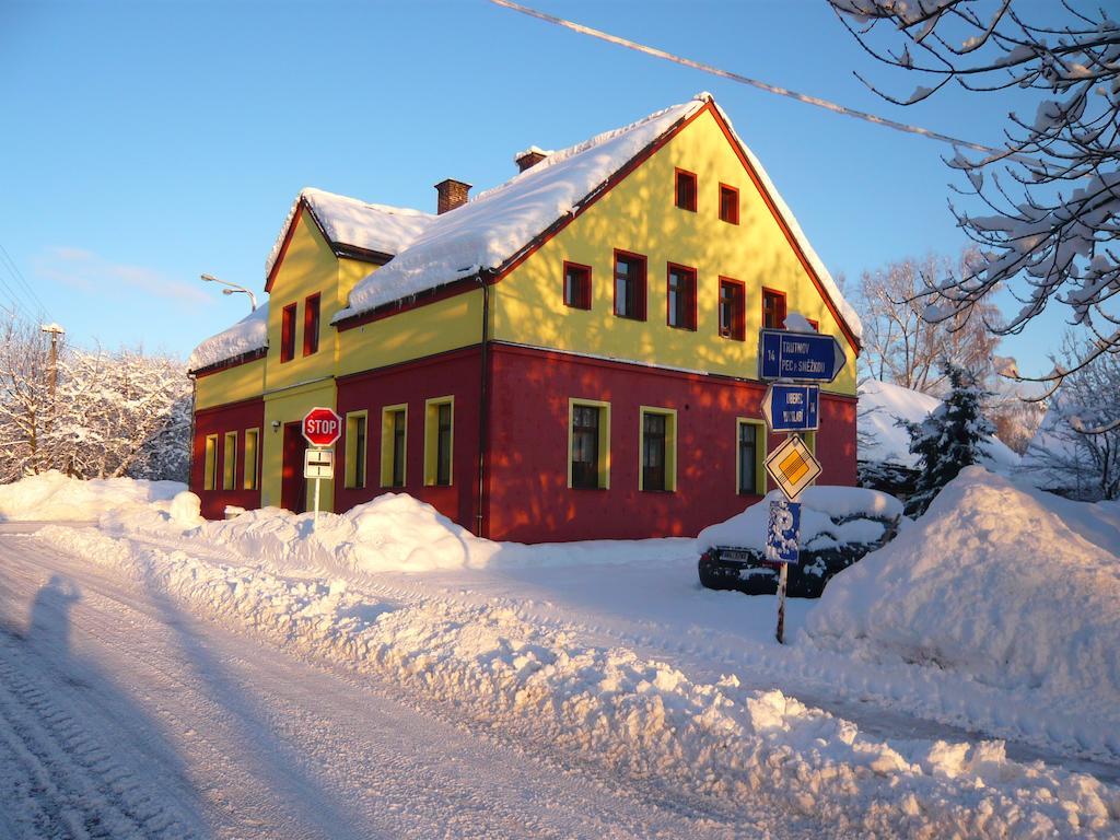 Apartmany Liska Mladé Buky Exteriör bild