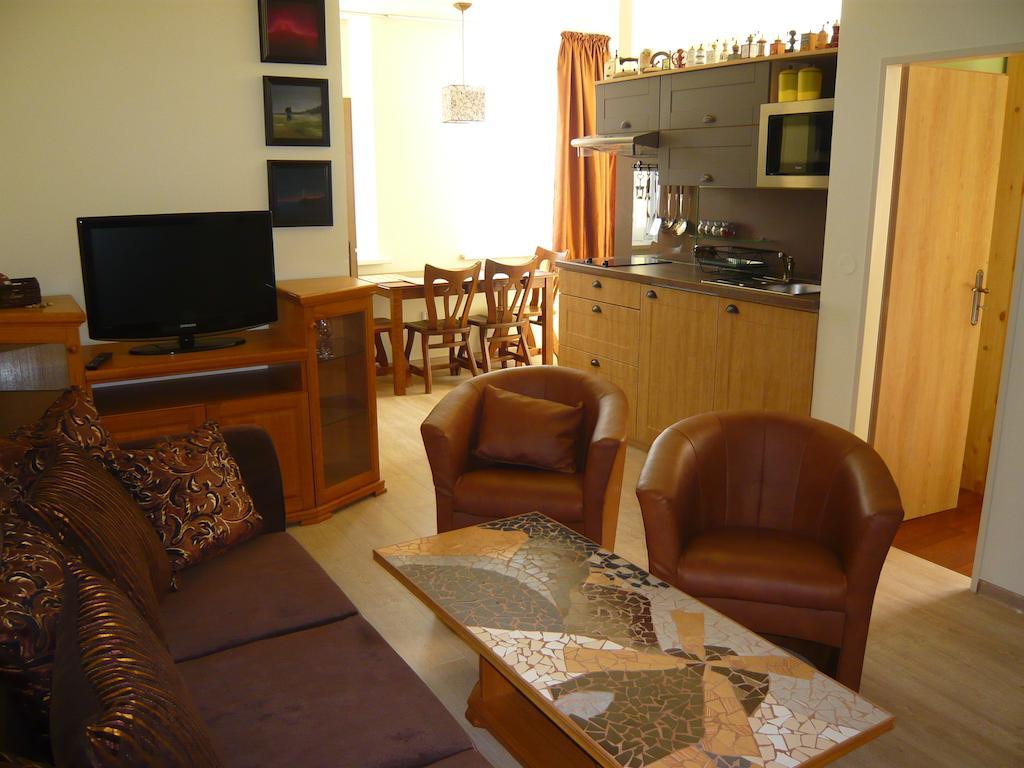 Apartmany Liska Mladé Buky Rum bild