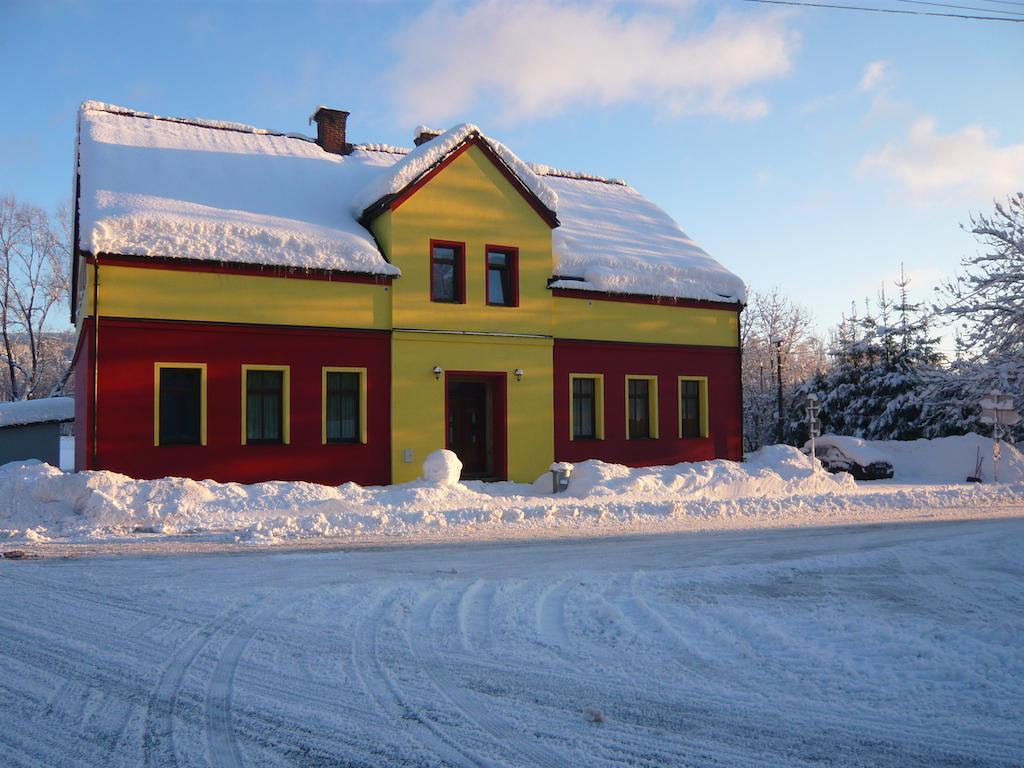 Apartmany Liska Mladé Buky Exteriör bild